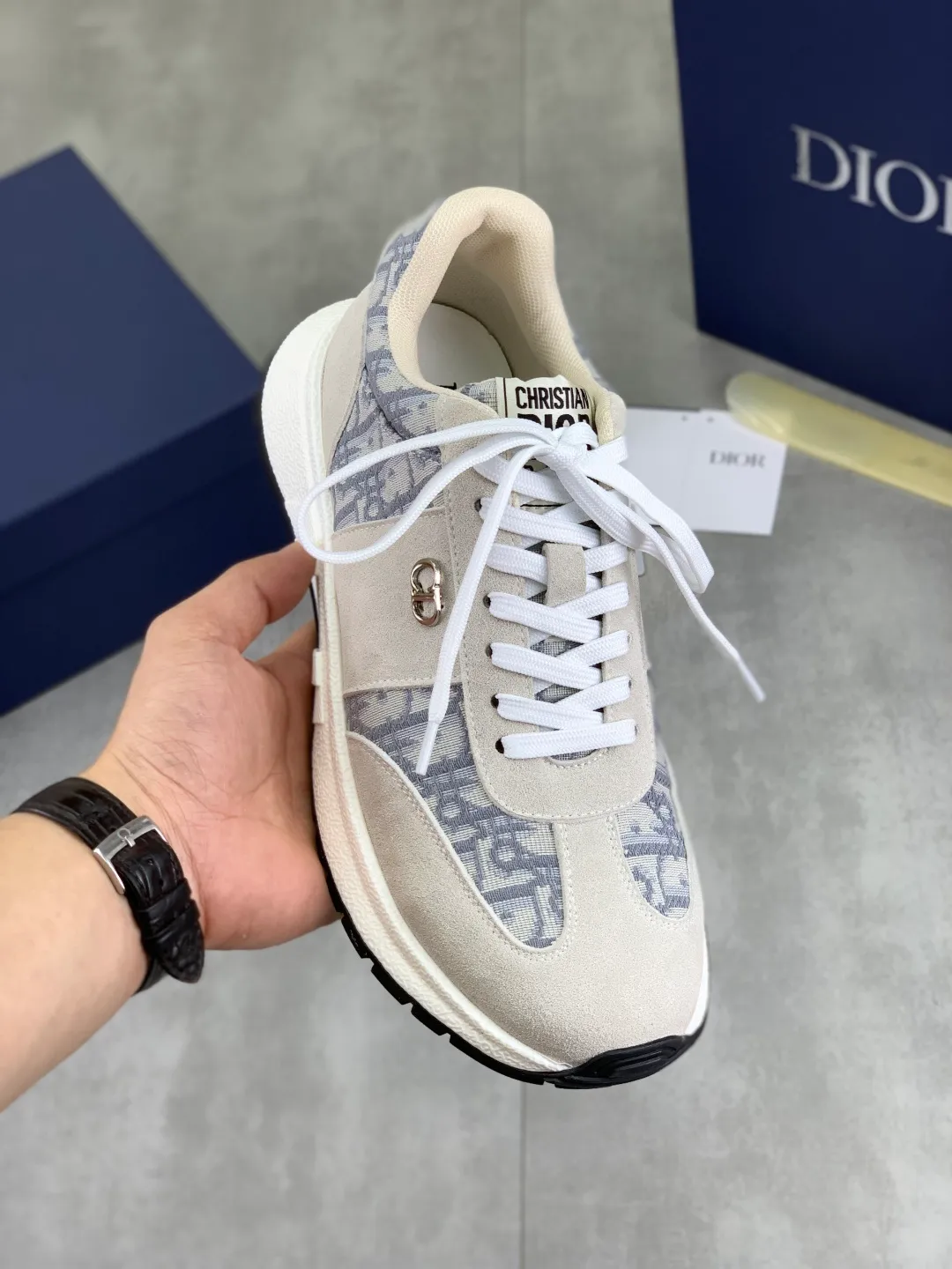 Men's Men's Shoes💰P440💰[New Style]🆘[Dior] 2025 Dior Original Lace-up Low-top Men's Shoes Classic casual shoes 🔥This model is the official classic model, with high quality and made by famous original designers. It is made of high-quality cowhide with original materials➕comfortable and breathable mesh lining➕pigskin insole. The perfect last shape and generous and fashionable design have attracted many consumers and are suitable for drivers to drive🚗. What you want is the best quality in the market. Color: seven colors. Code number: 38--44 (45 46 customized)